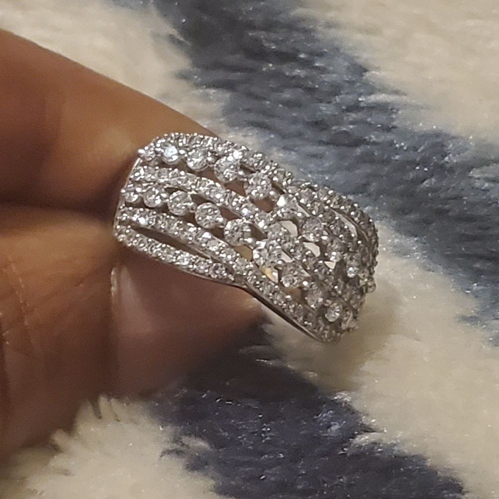 10k White Gold Diamond Ring